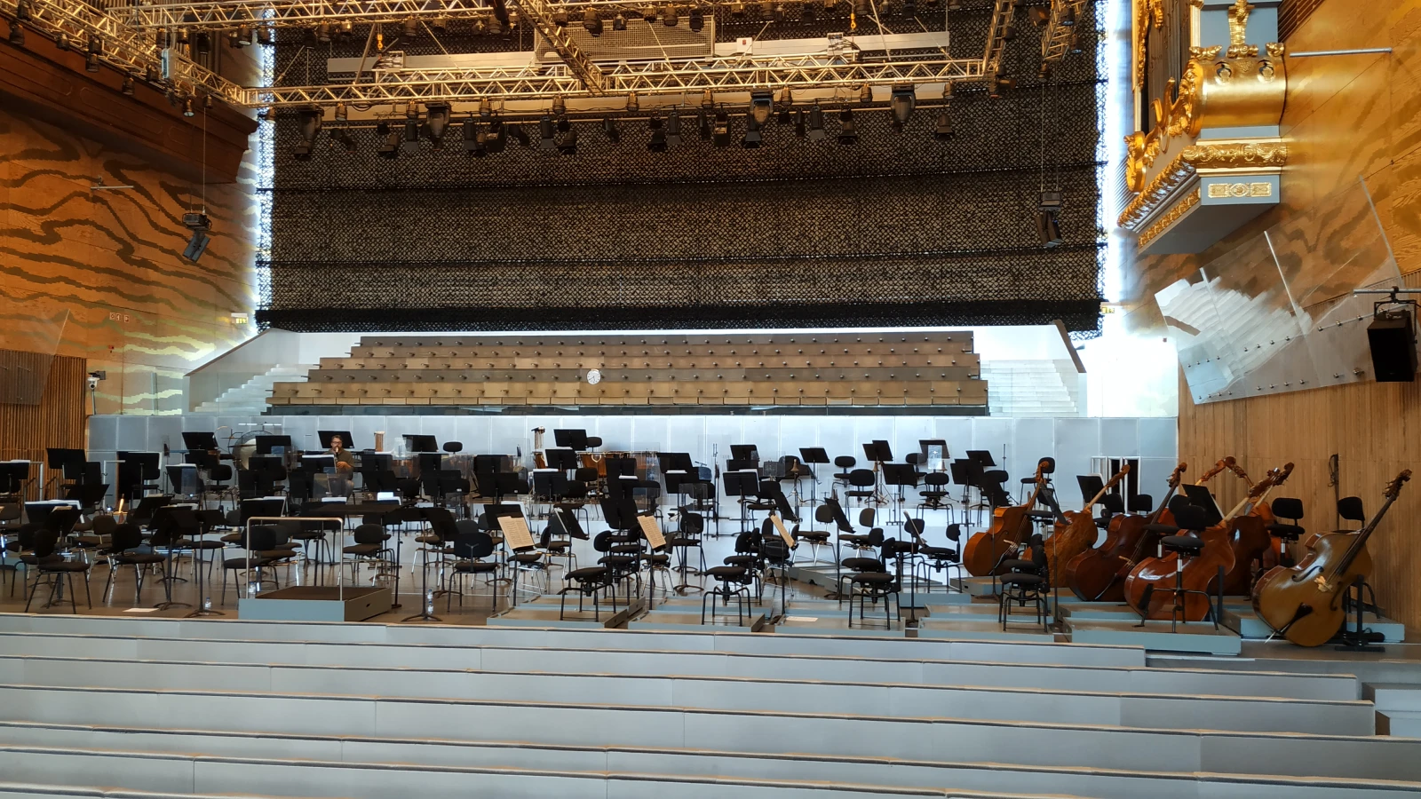 Suggia's Stage Front